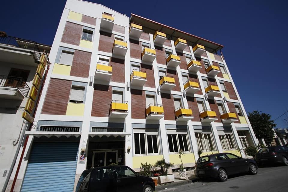 George Hotel Barcellona-Pozzo di Gotto Exteriör bild