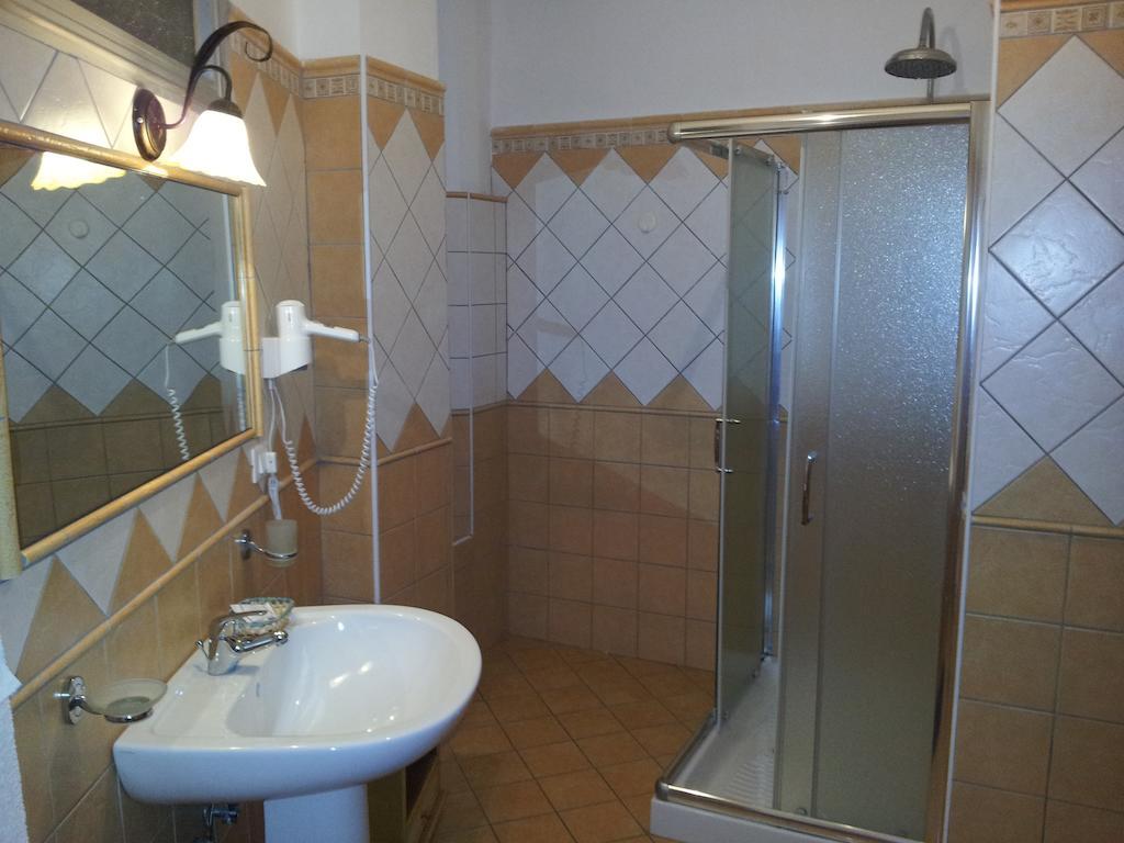 George Hotel Barcellona-Pozzo di Gotto Rum bild